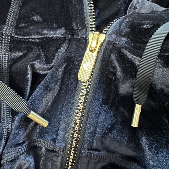 NEW! Lululemon Hooded Velvet Define Jacket - Picture 6 of 7